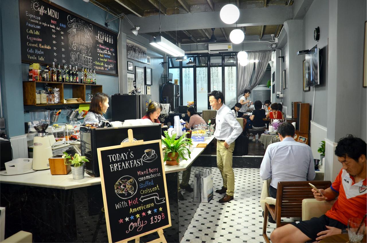 Goodfellas Thong Lo Hostel #Check In Time Needed# Bangkok Exterior foto