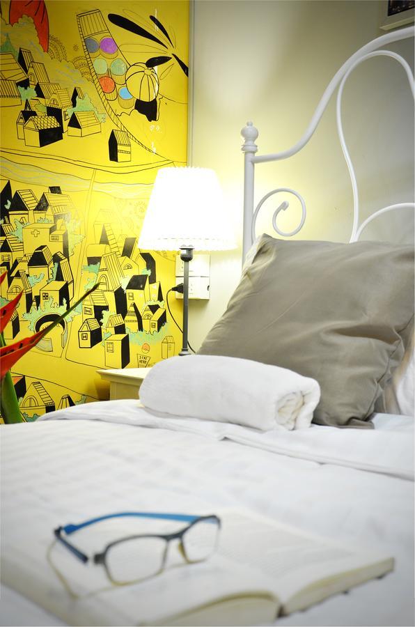 Goodfellas Thong Lo Hostel #Check In Time Needed# Bangkok Exterior foto